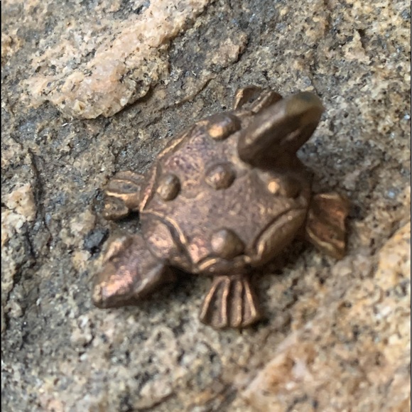 Jewelry - Artesian Metal Turtle Pendant Necklace Jewelry